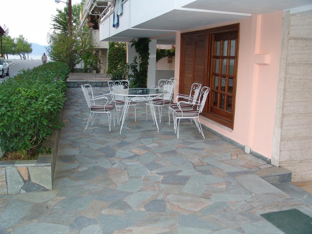 Kochili Hotell Néos Pírgos Exteriör bild